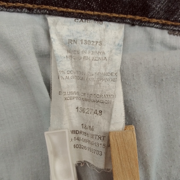 Rider By Lee Denim Pant Women's Size 18M Dark Wash Mid Rise Straight Leg Faded - Picture 4 of 6